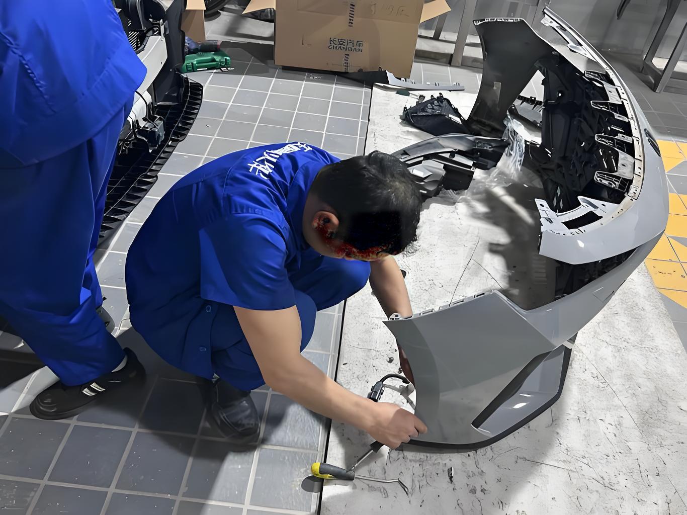 与广东「快修联盟」维修连锁合作，打造 “合规灯光升级” 服务